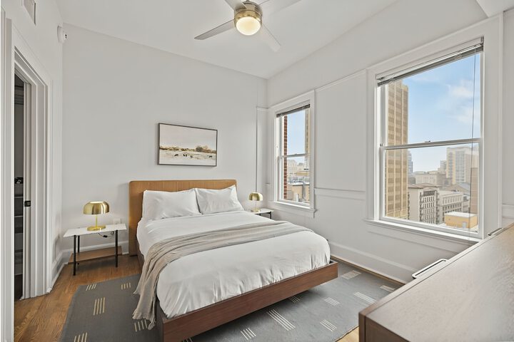 Room 6 of 98
