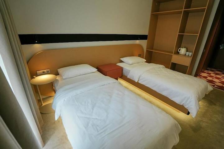 Room 3 of 19