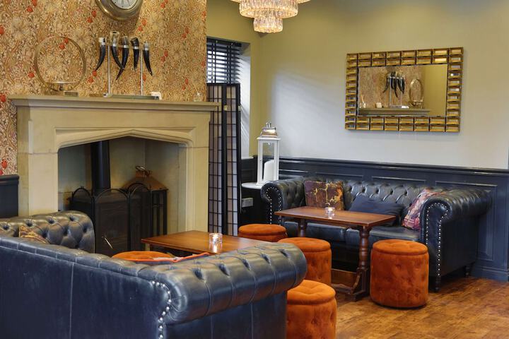 Lounge 49 of 62