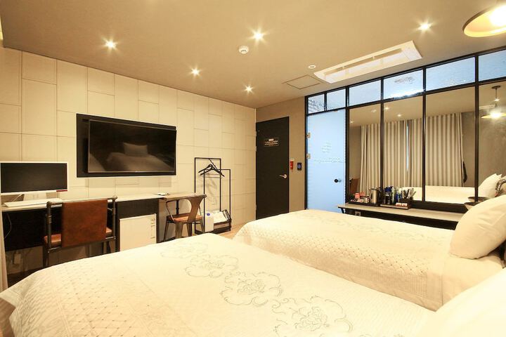 Room 20 of 44