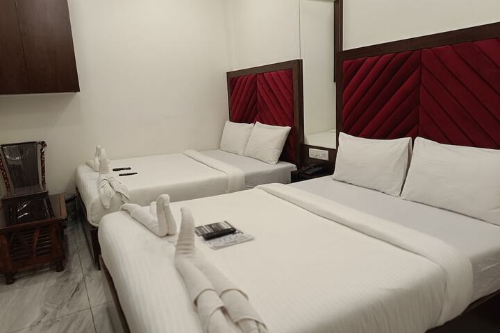 Room 12 of 39