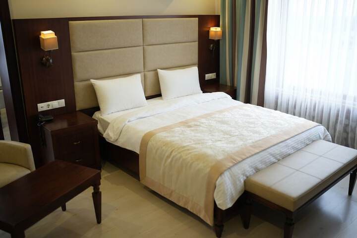 Room 9 of 36