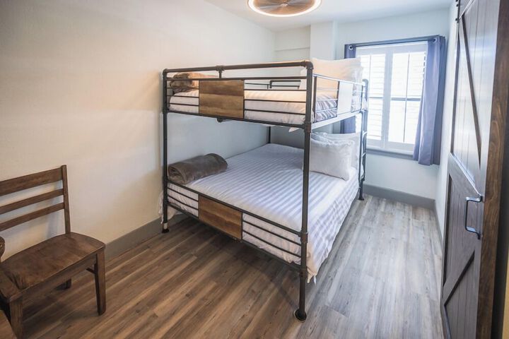 Room 9 of 74