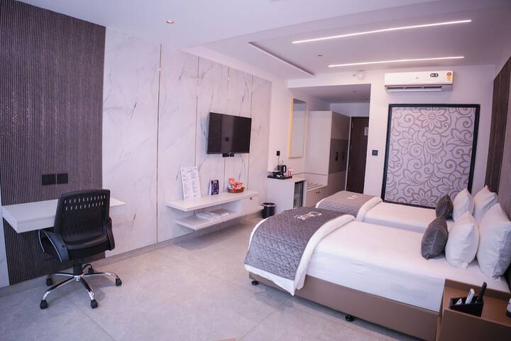Room 13 of 31