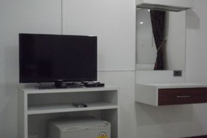 Room 10 of 17