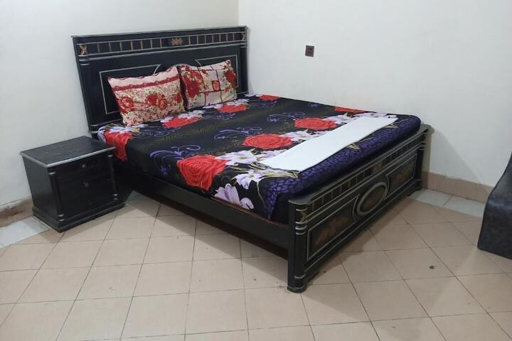 Room 6 of 24