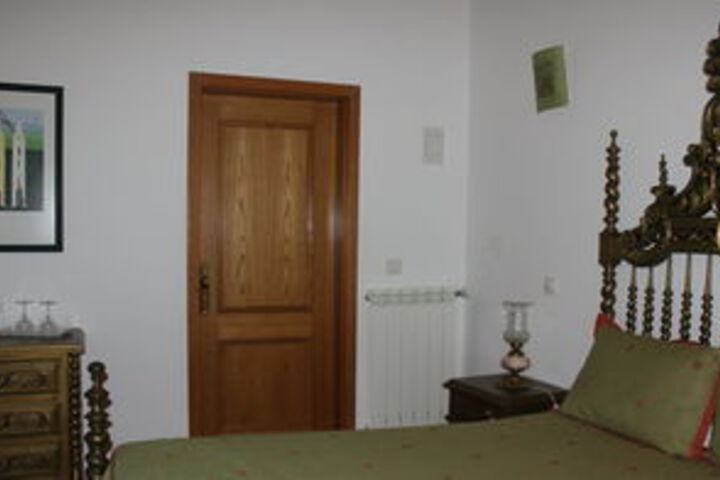 Room 32 of 60