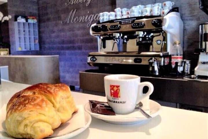 Breakfast/Coffee Service 27 of 32
