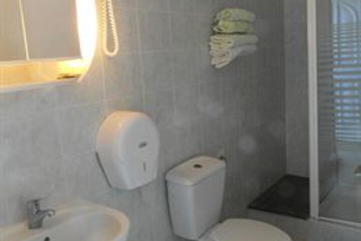 Room 2 of 35