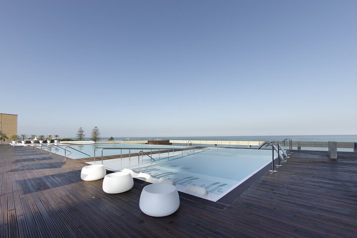 Hotel with Pool