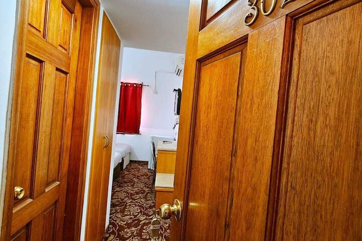 Room 40 of 75
