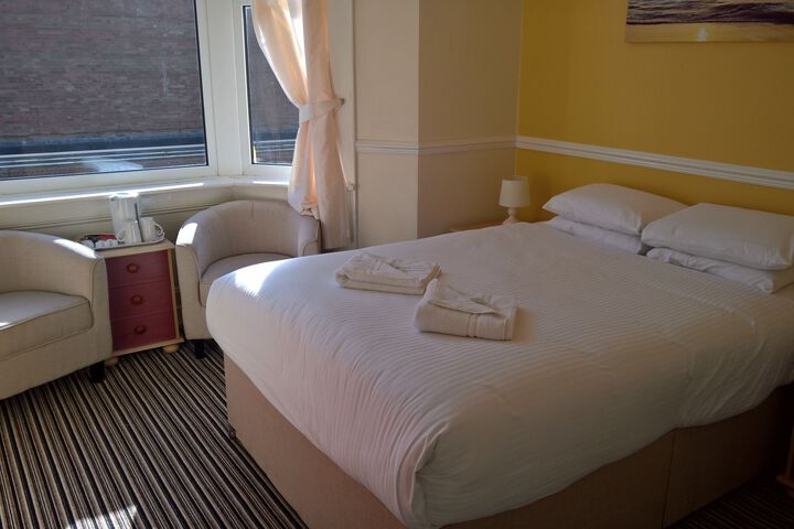 Room 16 of 30