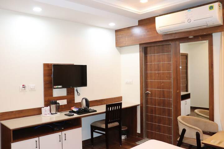 Room 21 of 32