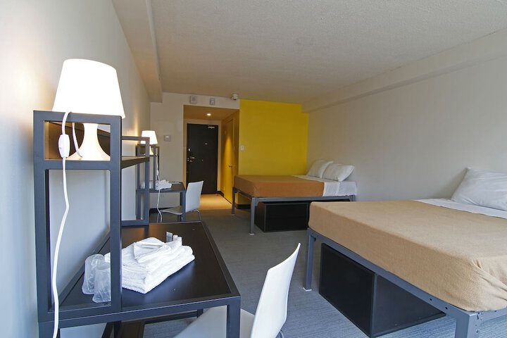 Room 10 of 31