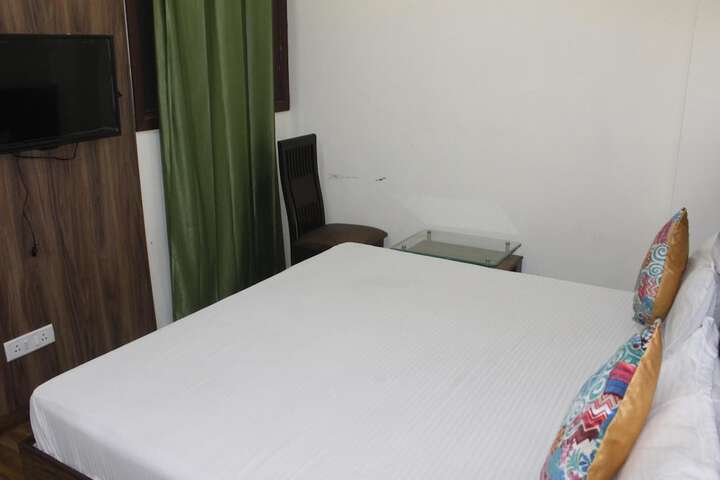 Room 17 of 41