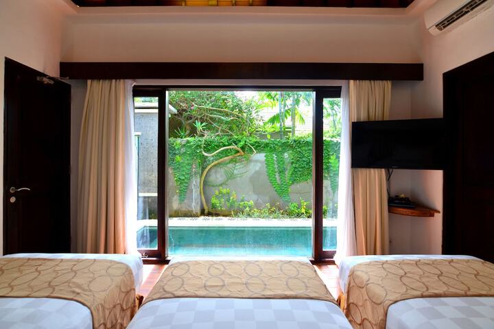 Room 27 of 49