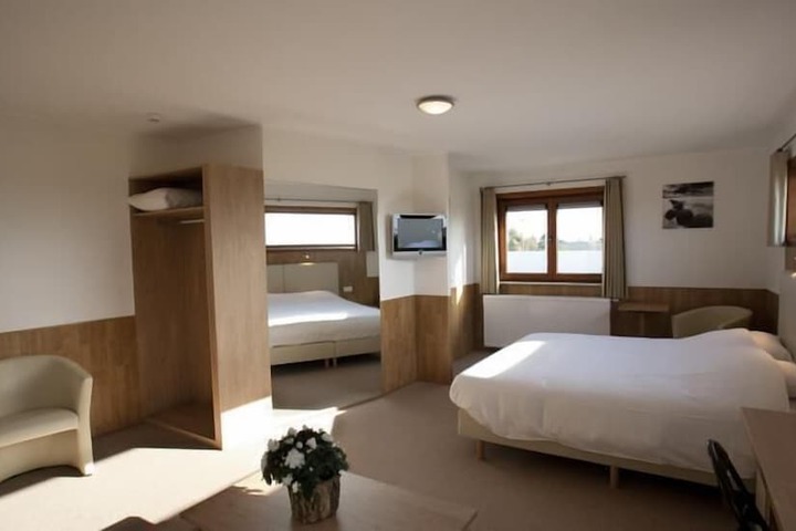 Room 6 of 21