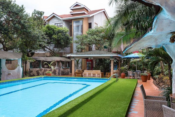 Pool Hotel