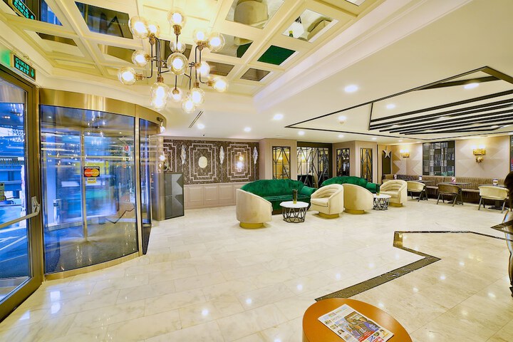 Entrance & Lobby