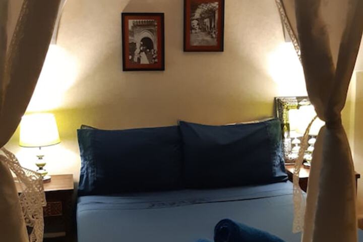 Room 42 of 104