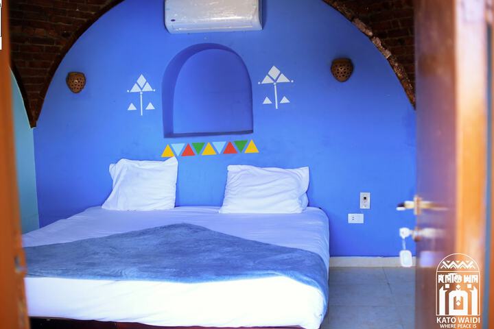 Room 5 of 75