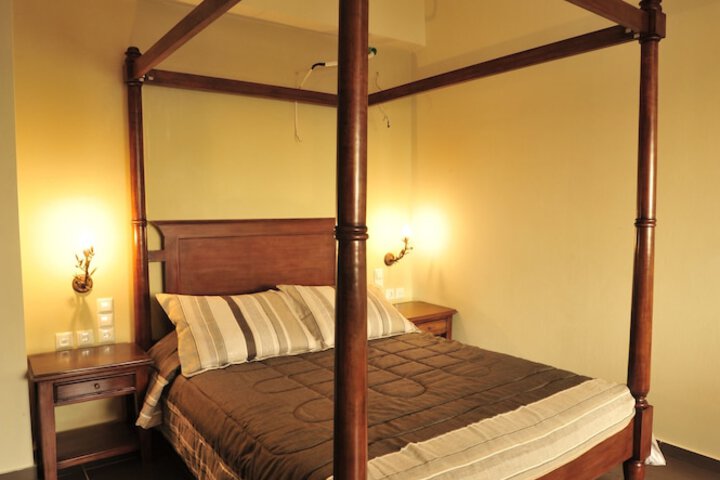 Room 10 of 38