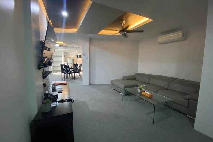 Room 186 of 403
