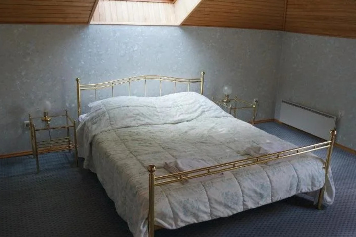 Room 6 of 19