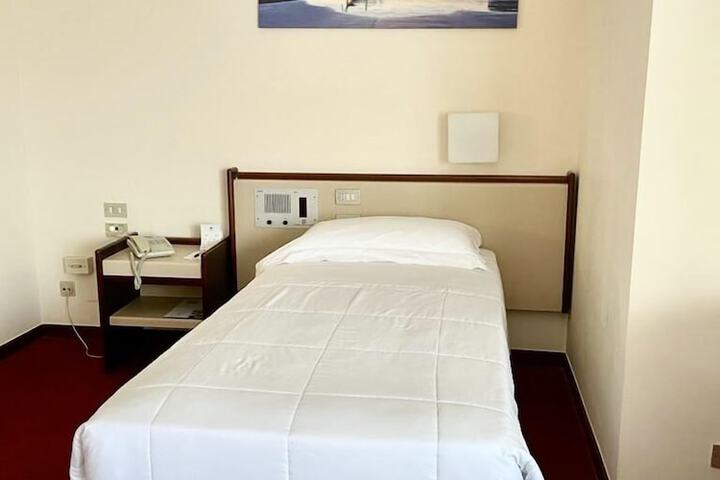 Room 29 of 80