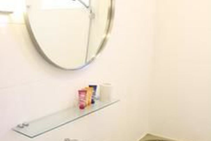 Room 3 of 16