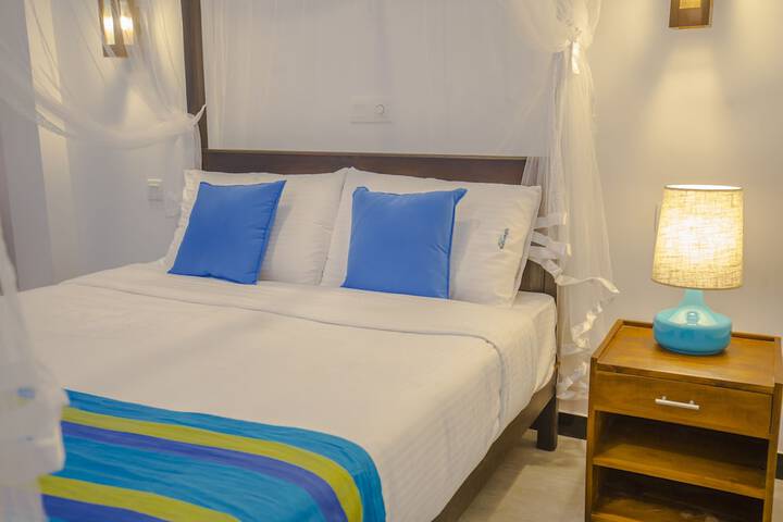 Room 6 of 43