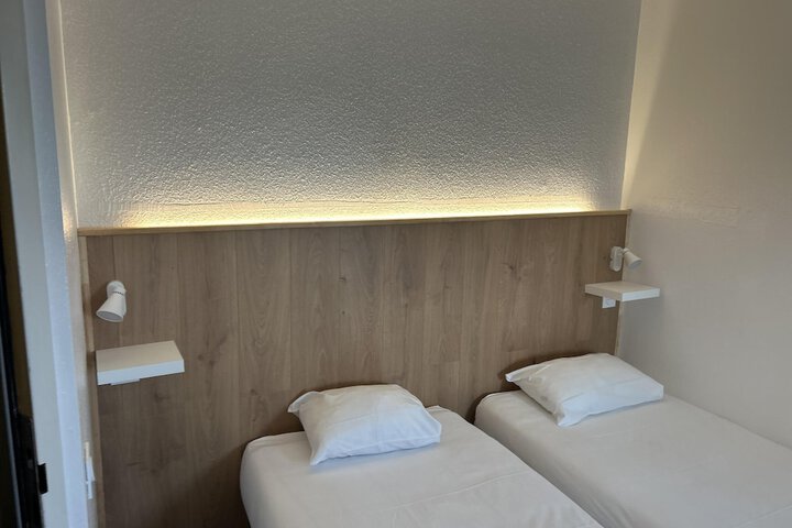 Room 20 of 34