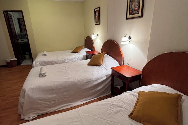 Room 33 of 69