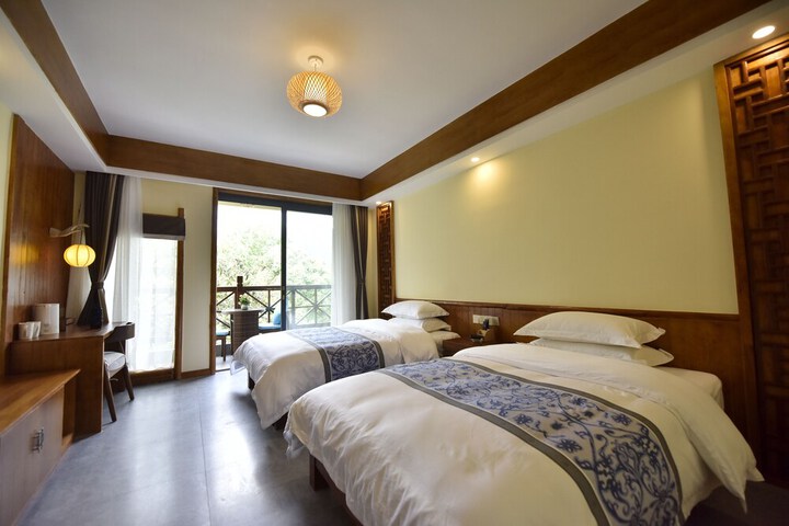 Room 21 of 153