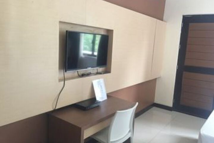 Room 18 of 24