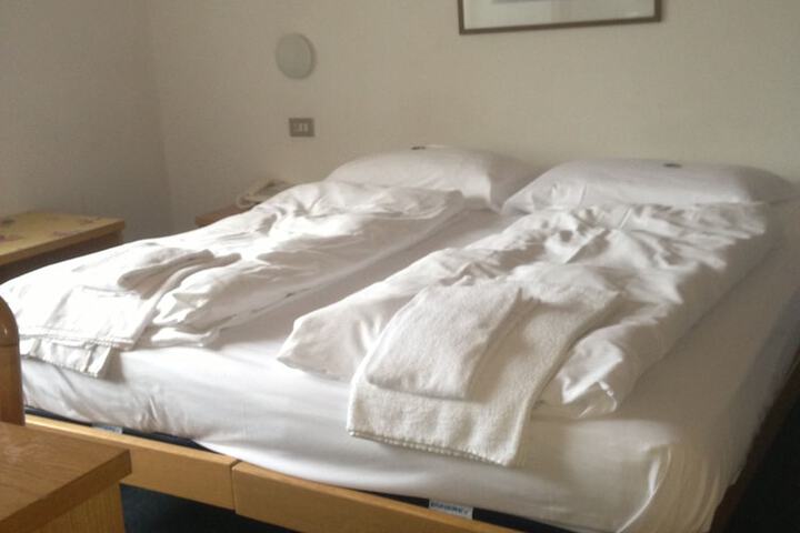 Room 6 of 56