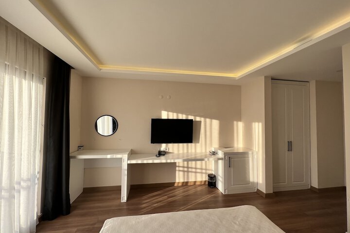 Room 9 of 26