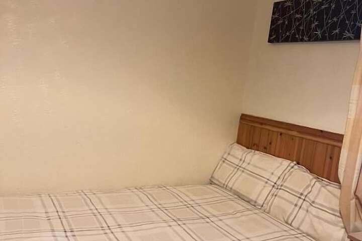 Room 3 of 20
