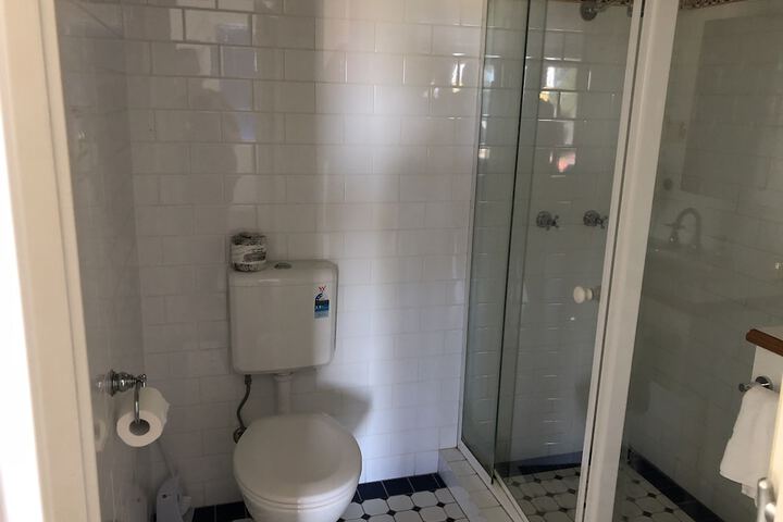 Room 43 of 60