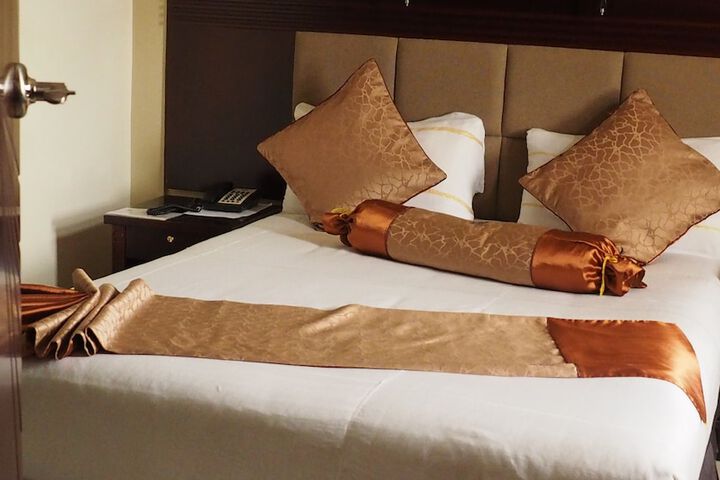 Room 4 of 35