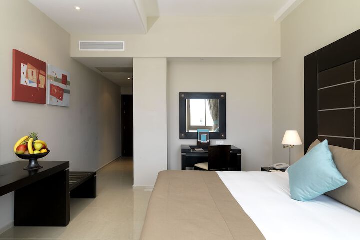 Room 16 of 97