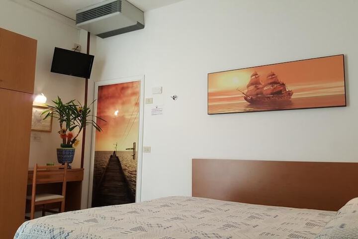 Room 3 of 23