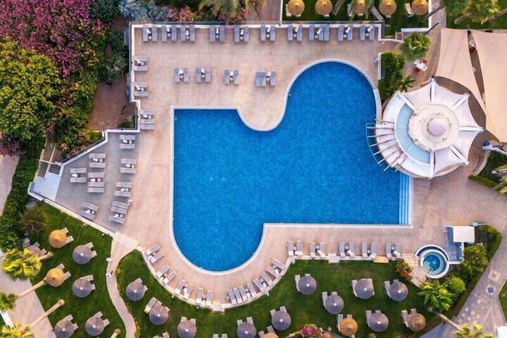 Pool 62 of 143