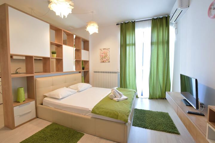 Room 28 of 139
