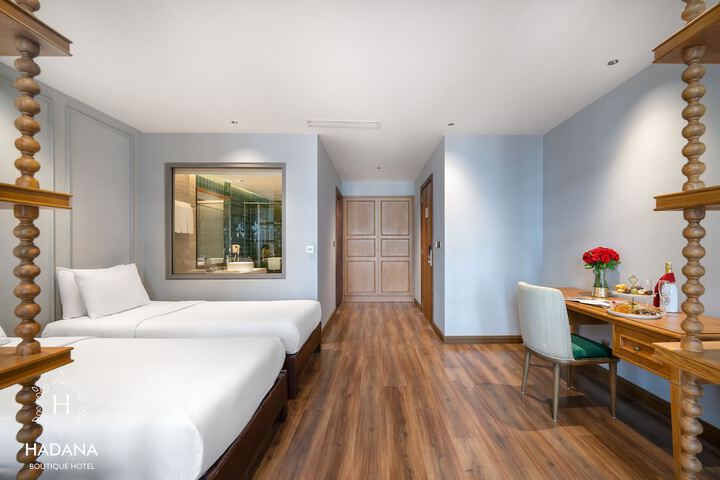 Room 25 of 109