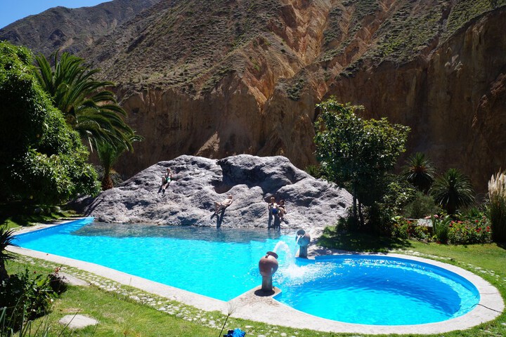 Pool 10 of 15