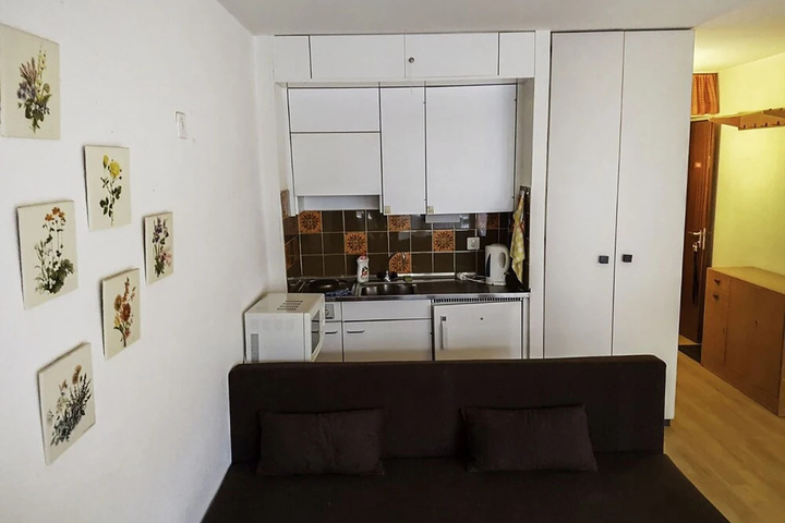 Room 3 of 12