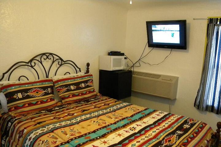 Room 8 of 12