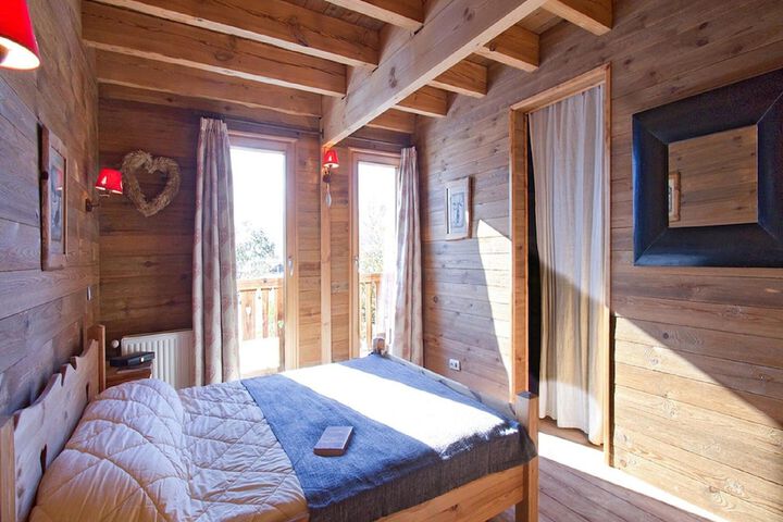 Room 2 of 37