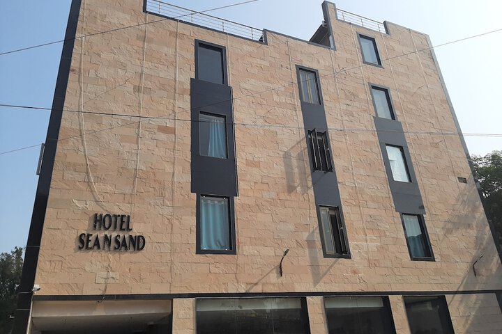 Hotel Sea N Sand - Berries Group